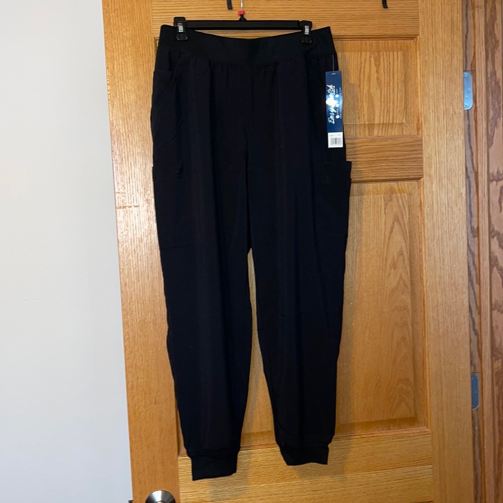 Easy stretch by Buttersoft scrubs